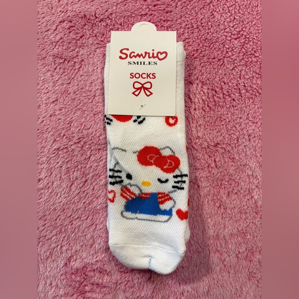 Sanrio Hello Kitty Pink Heart & Bow Socks